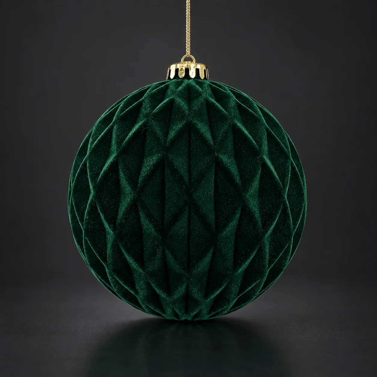 Bola de Natal verde aveludada com desenho de diamante (15cm)